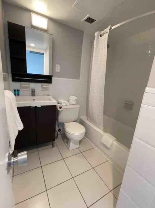 Chic Ocean Front Studio! Apartamento Miami Beach Exterior foto