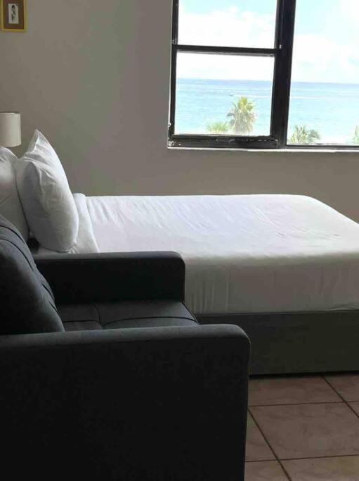 Chic Ocean Front Studio! Apartamento Miami Beach Exterior foto